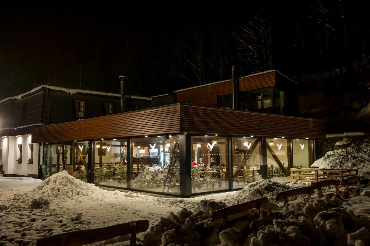 Restaurace A Penzion Bludovecek Kültér fotó